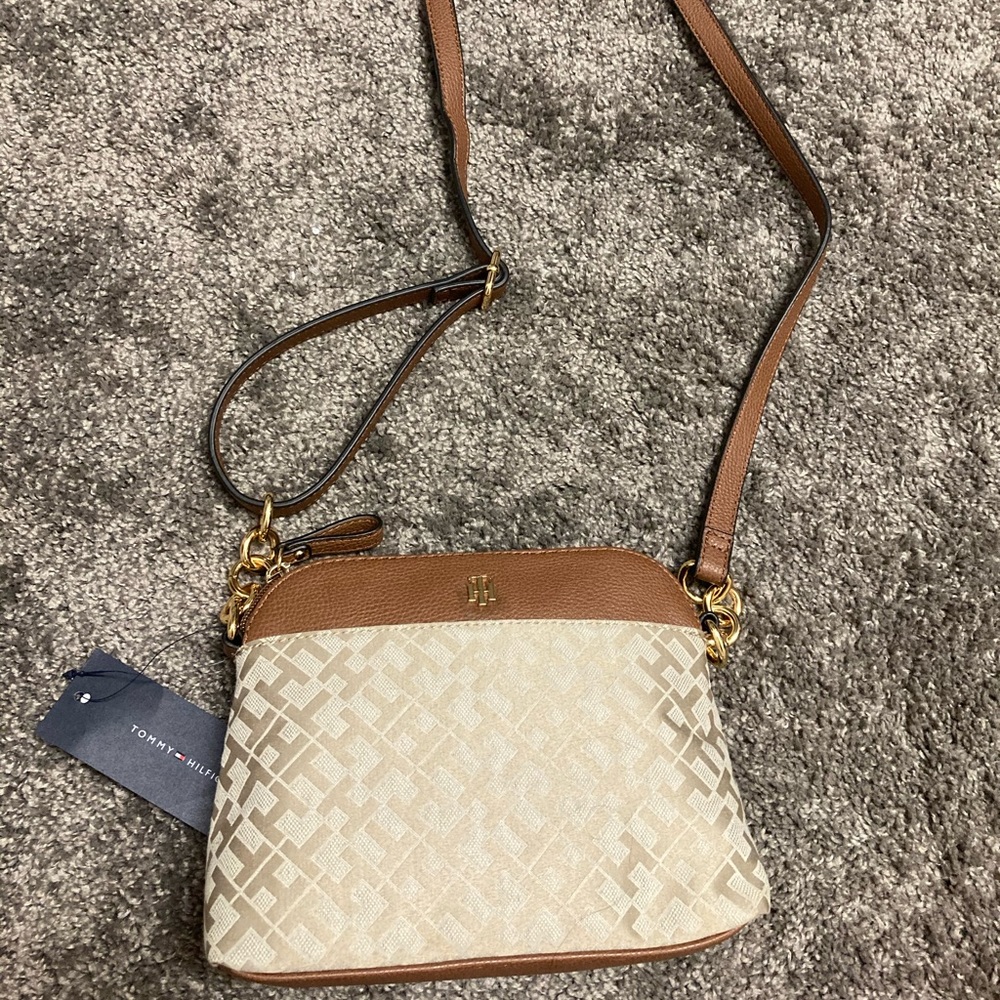 *NEW* Tommy Hilfiger purse